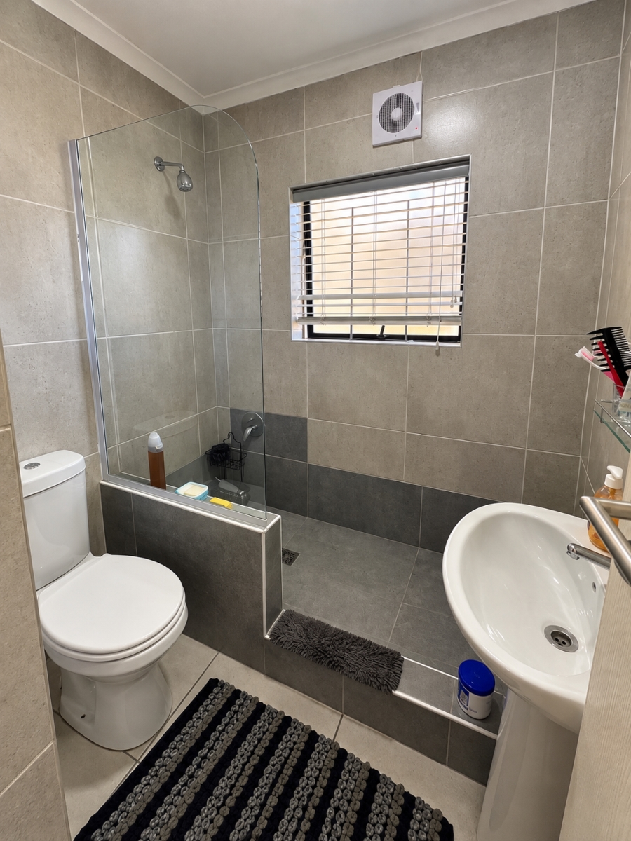 2 Bedroom Property for Sale in Silver Oaks Western Cape